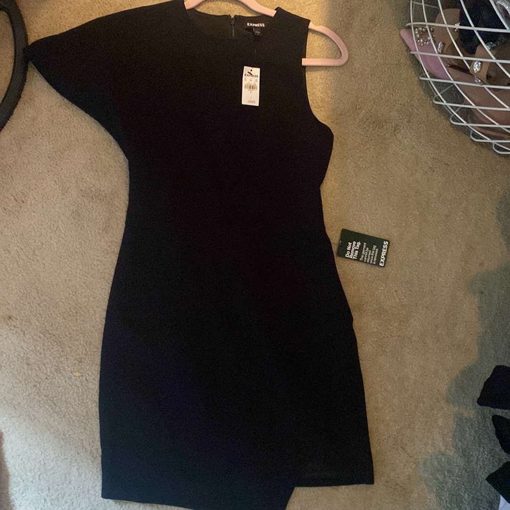 LITTLE BLACK DRESS Express - Picture 5 of 8